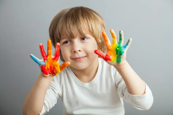 Mãos pintadas em tintas coloridas — Fotografia de Stock