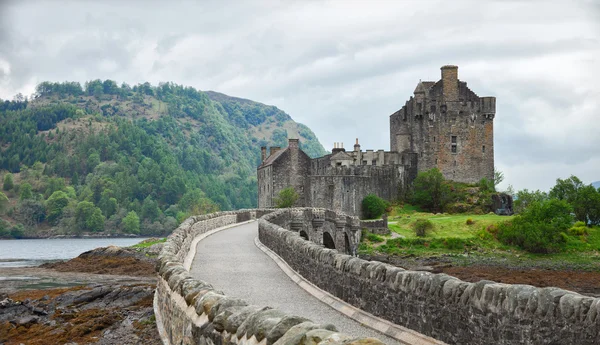 Eilean Donan Castle, Vysočiny, Skotsko. Velká Británie — Stock fotografie