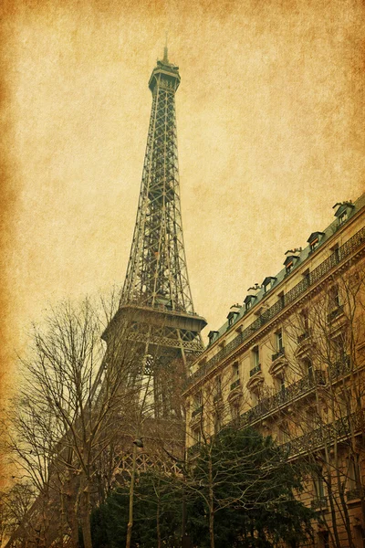 Eiffeltoren en bomen — Stockfoto