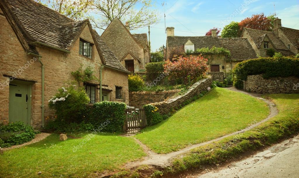 Traditional Cotswold cottages — Stock Photo © antonel 64893137