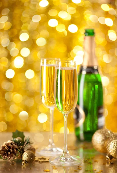 Two glasses of champagne — Stock Photo, Image