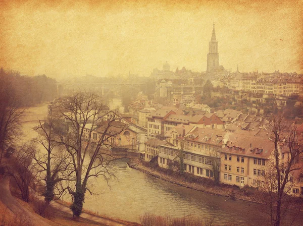 Vista sulla città vecchia di Berna e sul fiume Aare . — Foto Stock