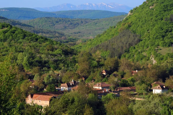 Mountain Village na primavera — Fotografia de Stock