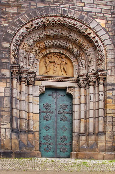 Ingresso alla Chiesa cattolica di Cirillo e Metodio — Foto Stock