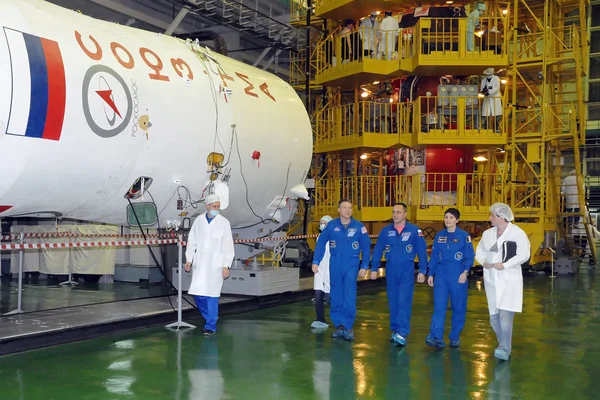 ISS besättning efter lämplig kontroll — Stockfoto