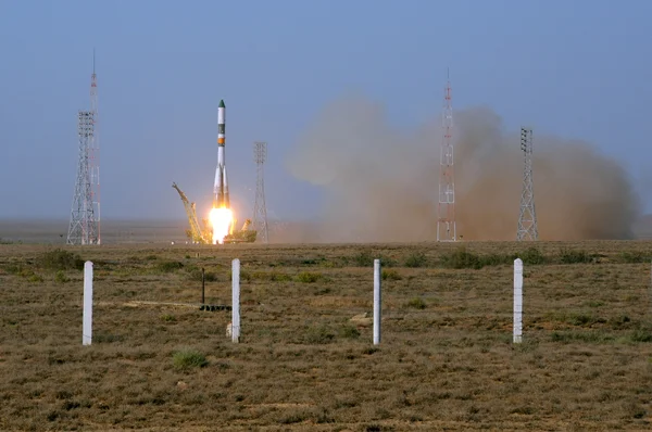 Запуск космического корабля "Роковой прогресс" — стоковое фото