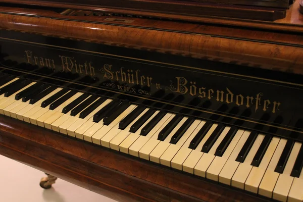 Antique piano keys — Stock Photo, Image