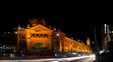 Melbourne, Avustralya - 18 Nisan 2016: Flinders stree bir fotoğraf