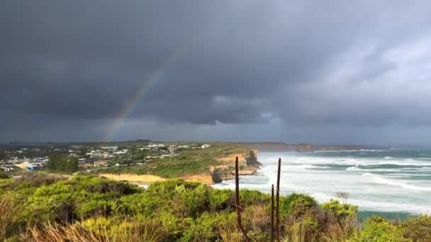 Arco-íris sobre Port Campbell, Austrália. — Vídeo de Stock