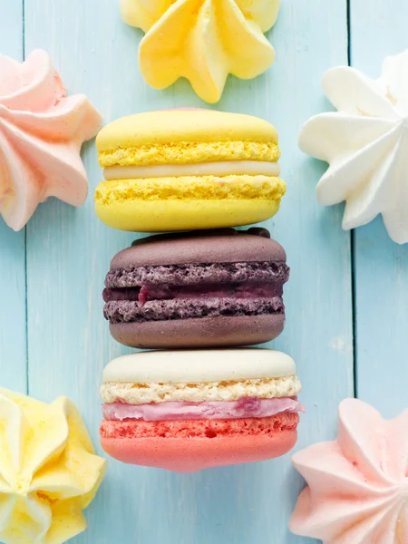 Macarrones en azul — Foto de Stock