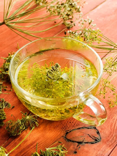 Dill Zaden Water Drinken Houten Achtergrond Ondiepe Dof — Stockfoto