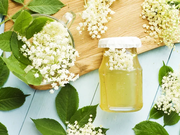 Elderberry Syrup Homemade Honey Flowers Wood Shallow Dof — Stock Photo, Image