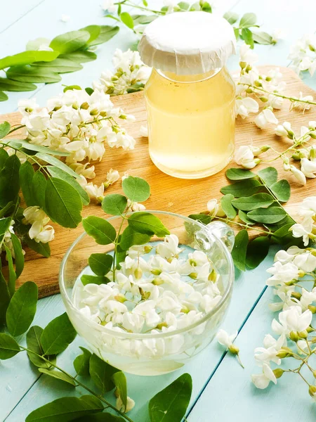 Acacia Sirup Domácí Med Květinami Dřevě Mělké Dof — Stock fotografie