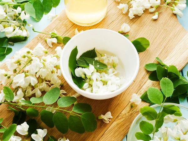 Acacia Sirup Domácí Med Květinami Dřevě Mělké Dof — Stock fotografie