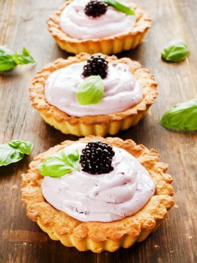 Tatlı shortcrust tartlets