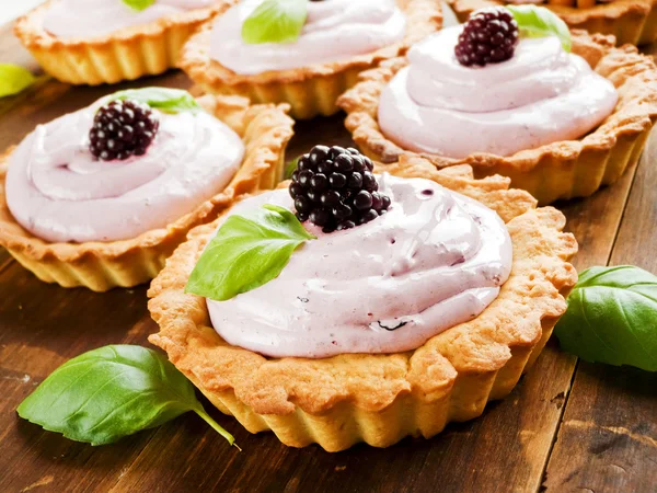 Söt shortcrust tartlets — Stockfoto