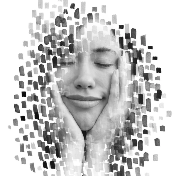 Retrato de pintura de una mujer medio sonriente con los ojos cerrados sosteniendo su barbilla con las manos con bálsamo y trazos blancos — Foto de Stock