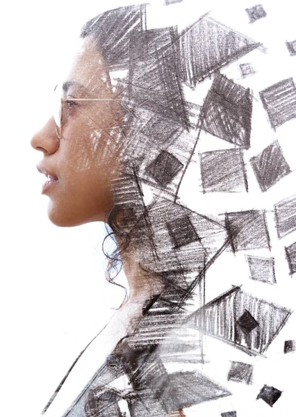 Monochromatyczny abstrakcyjny geometryczny portret młodej kobiety w okularach przeciwsłonecznych — Zdjęcie stockowe