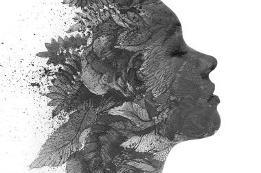 Paintography.Düşük tuşlu bir kadın portresi ve doğanın detaylı bir resmi.