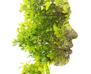 Doğayla uyum içinde. Çift pozlama portresi.