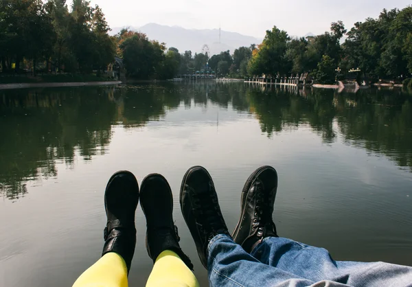 Homem e mulher pés — Fotografia de Stock