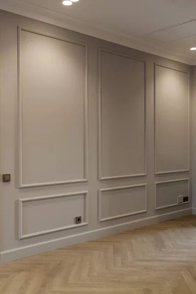 Modern Bright Interior Empty Cream Colored Corridor Herringbone Parquet Floor — Stock Photo, Image