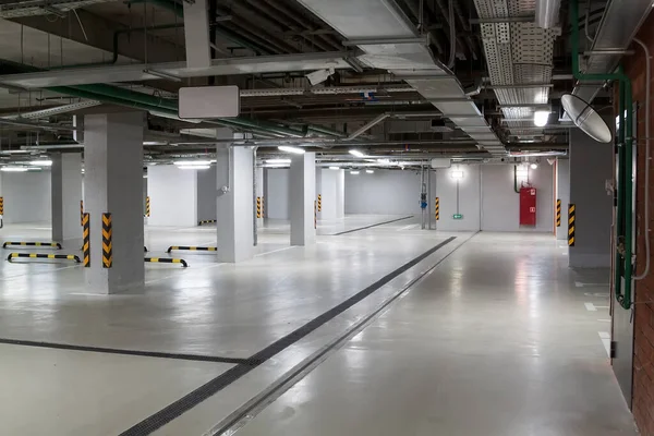 Parcheggio Vuoto Garage Interno Sotterraneo Appartamento Nel Supermercato — Foto Stock