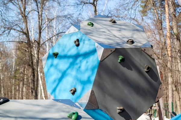 Kletterwürfel Kinderspielplatz Bei Frühlingshaftem Sonnenschein — Stockfoto