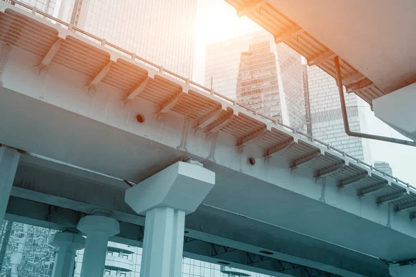 Costruzione Stradale Superstrada Ponte Struttura Calcestruzzo Città Con Luce Solare — Foto Stock