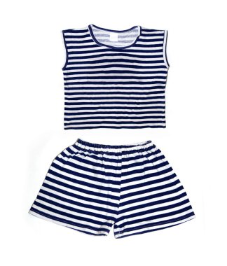 Çizgili gömlek ve şort