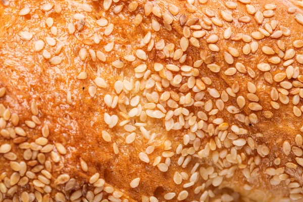 Brood van brood met sesamzaadjes — Stockfoto
