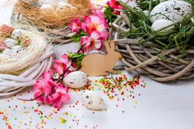 Paskalya yuva yumurta arka plan ile 