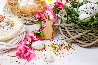 Paskalya yuva yumurta arka plan ile 