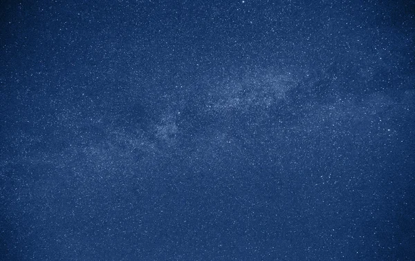 Farbenfrohe Weltraumaufnahme, die die Milchstraße des Universums mit Sternen und Weltraumstaub zeigt. — Stockfoto