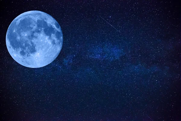 Tiro espacial colorido mostrando a galáxia caminho leitoso universo com estrelas e poeira espacial . — Fotografia de Stock