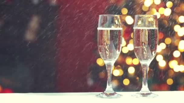 Окуляри шампанського на столі — стокове відео