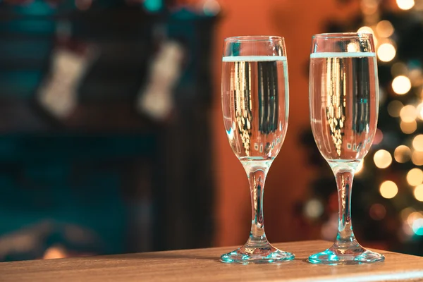 Två champagneglas — Stockfoto