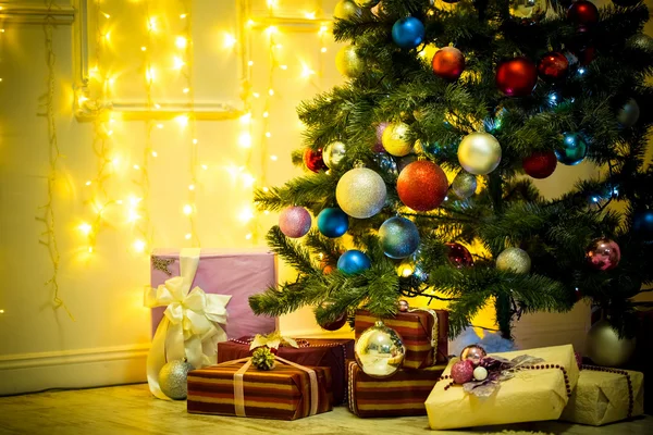 Christmas tree with gifts — Stock Photo, Image