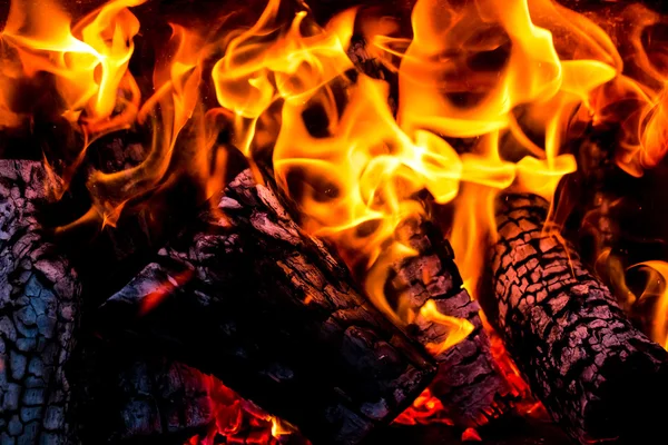 Llama de fuego ardiente —  Fotos de Stock