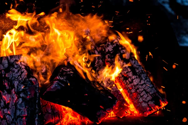 Chama de fogo ardente — Fotografia de Stock