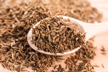 kaşığı kimyon tohumları
