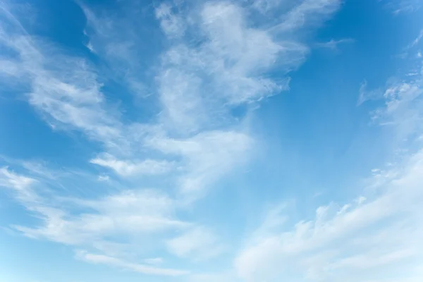 Fluffy clouds in the sky — Stock Photo, Image