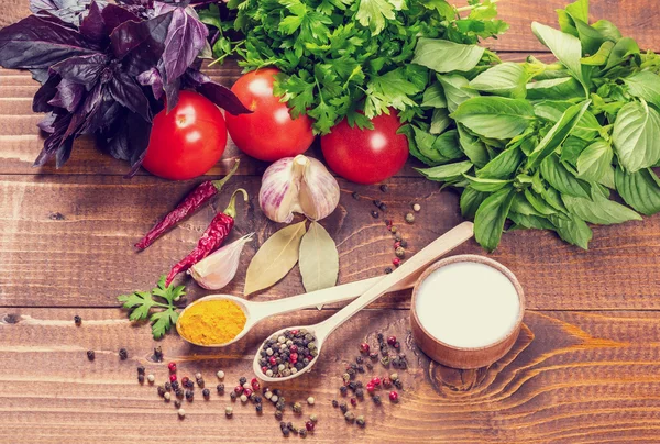 Vegetables, basil and spices — Stock Photo, Image