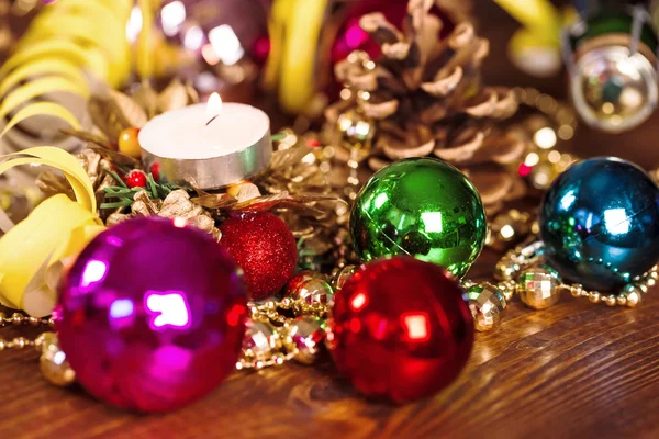 つまらないとキャンドルのクリスマスの装飾 — ストック写真