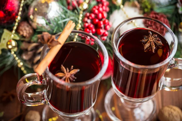 Christmas hot mulled wine with spices — Stock Photo, Image