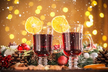 Baharat ile Noel sıcak mulled şarap