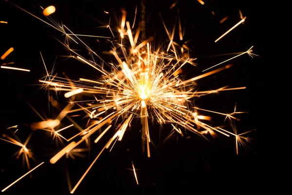 Partij brandende sparkler — Stockfoto