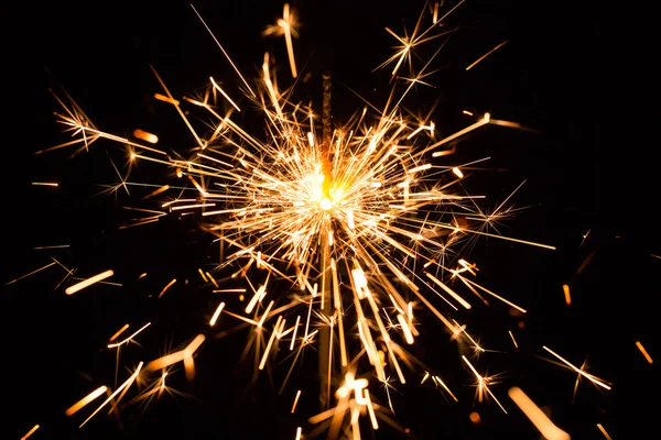 Partij brandende sparkler — Stockfoto