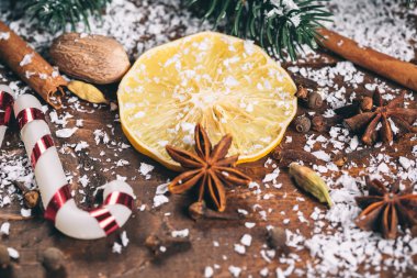 Sıcak şarap için baharat koleksiyonu