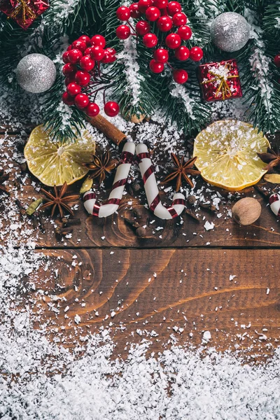 Güzel Noel kar köknar ağacı — Stok fotoğraf